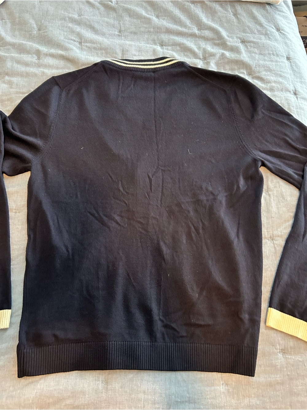 Gucci Navy Cardigan Women's S with Cream Trim and Bee Patch - Picture 6 of 7